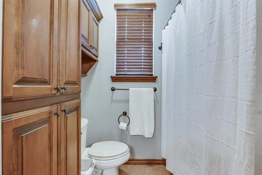 Photo 14 — 825 Silver Tree Drive, Choctaw, OK 73020