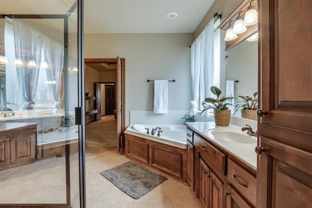 Photo 21 — 825 Silver Tree Drive, Choctaw, OK 73020