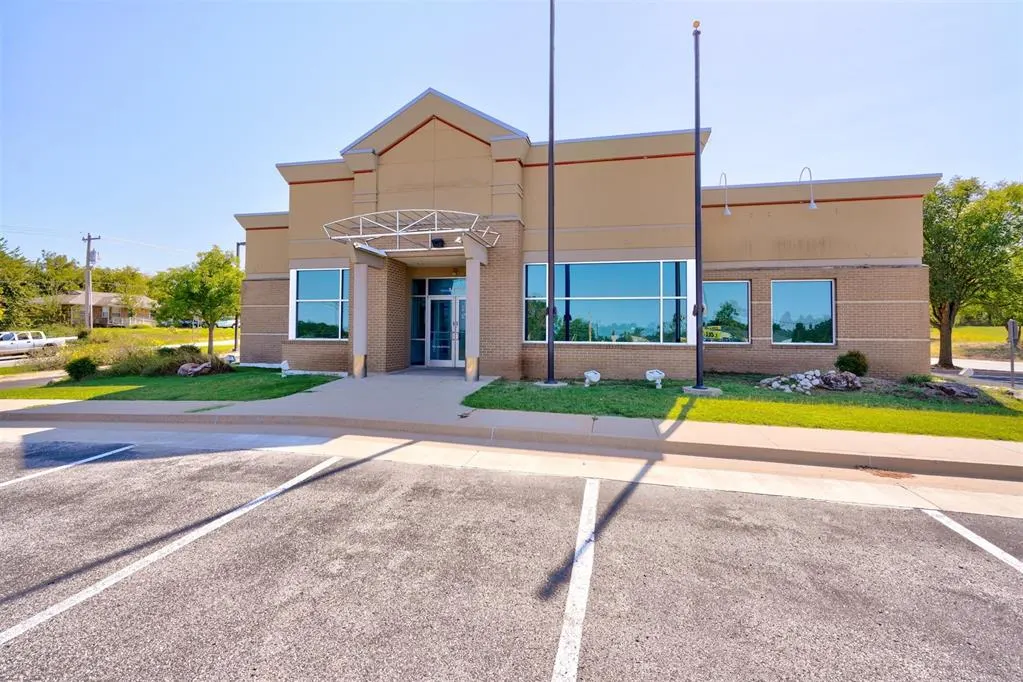 Photo 3 — 14900 SE 29th Street, Choctaw, OK 73020
