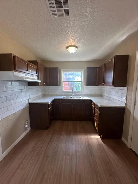 Photo 4 — 1017 E Loyadell Street, Altus, OK 73521