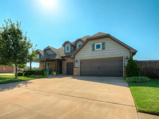 Photo 2 — 13516 Leighton Lane, Oklahoma City, OK 73142