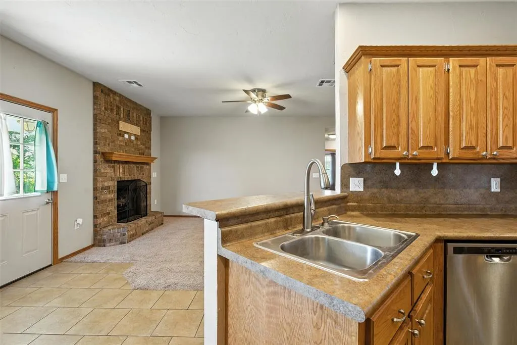 Photo 15 — 410 SE 7th Street, Lexington, OK 73051