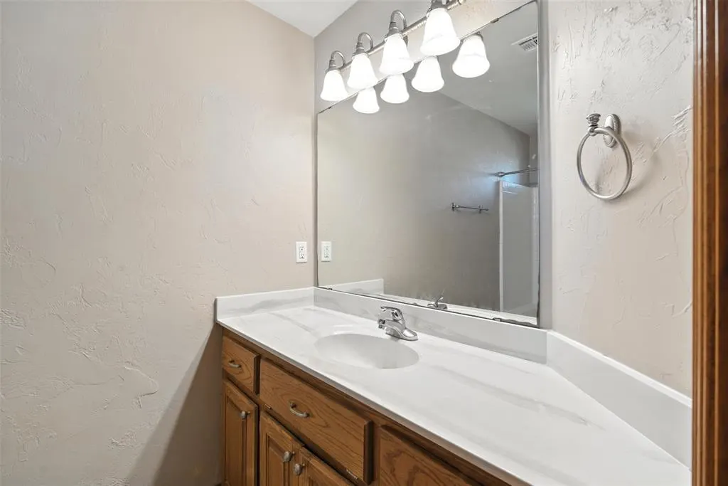 Photo 29 — 410 SE 7th Street, Lexington, OK 73051