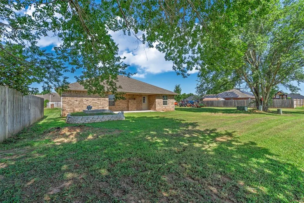 Photo 39 — 410 SE 7th Street, Lexington, OK 73051