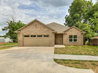 Sold home at 103 W Pine Street