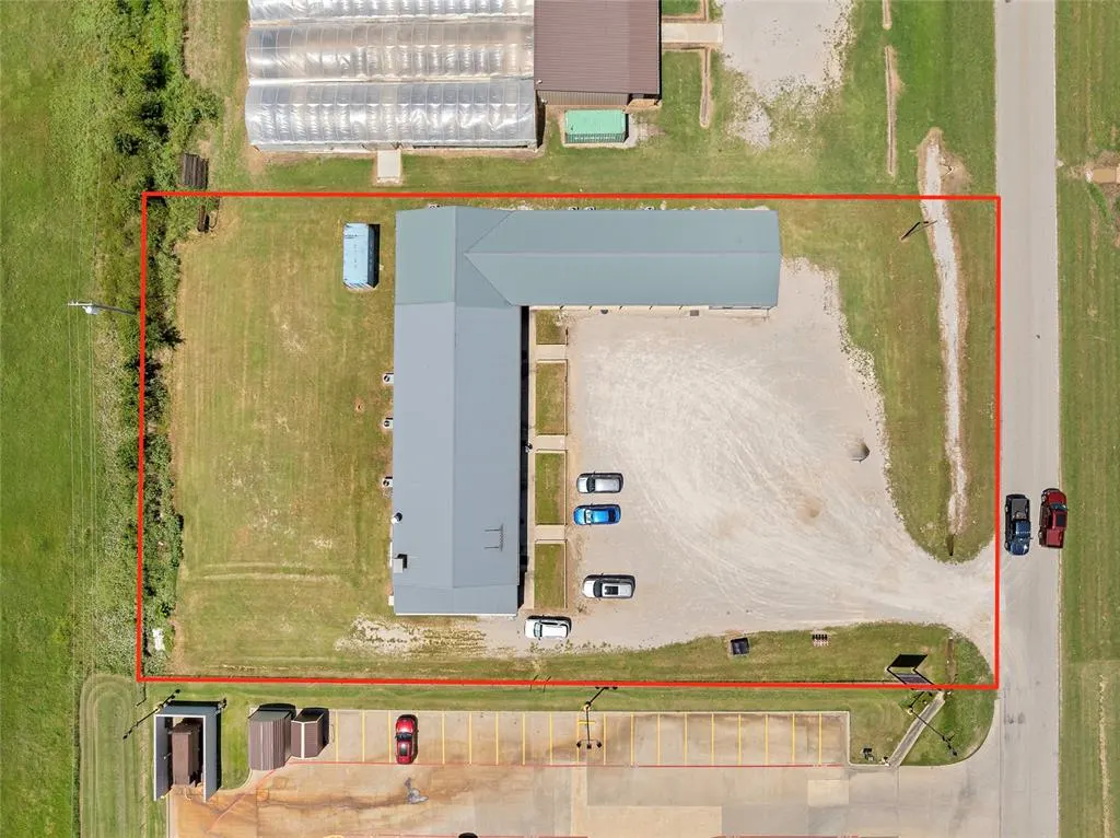 Photo 3 — 212 Mulberry Lane, Wilson, OK 73463
