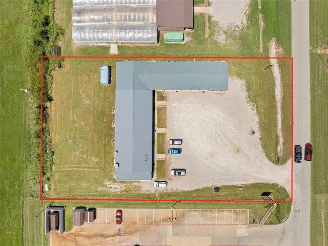 Photo 3 — 212 Mulberry Lane, Wilson, OK 73463