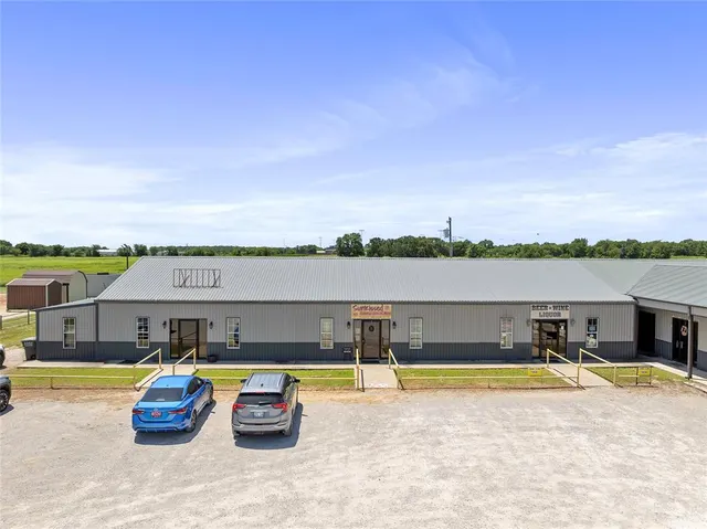 Photo 4 — 212 Mulberry Lane, Wilson, OK 73463