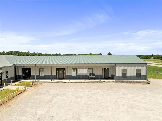 Photo 5 — 212 Mulberry Lane, Wilson, OK 73463