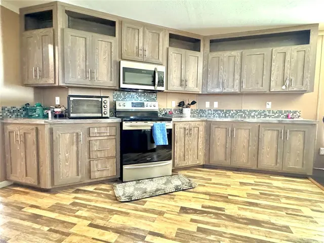 Photo 3 — 111 Clover Lane, Amber, OK 73004
