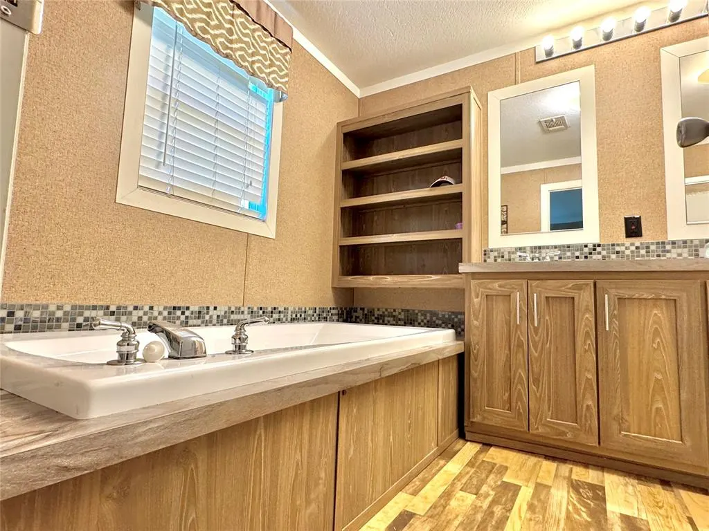 Photo 13 — 111 Clover Lane, Amber, OK 73004