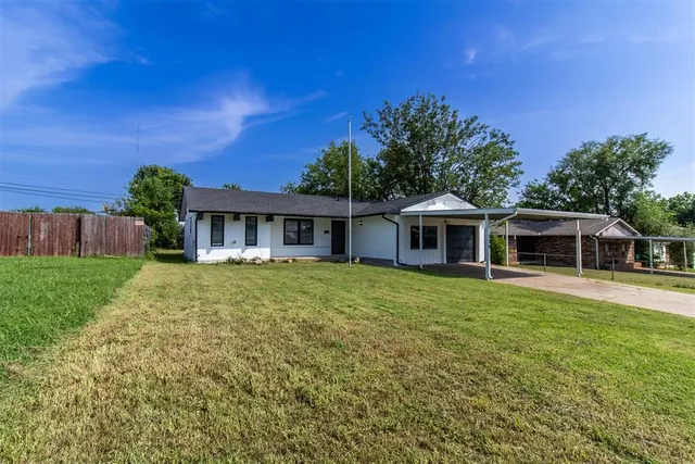 Photo 2 — 728 Musgrave Boulevard, Oklahoma City, OK 73114
