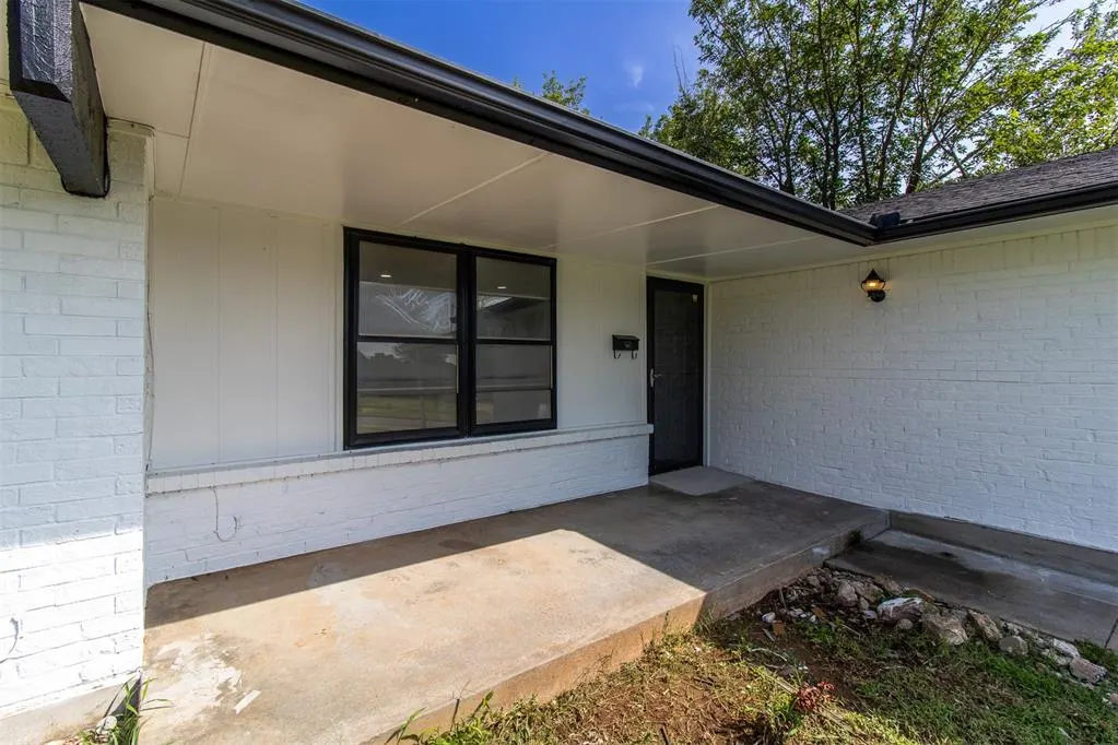 Photo 5 — 728 Musgrave Boulevard, Oklahoma City, OK 73114