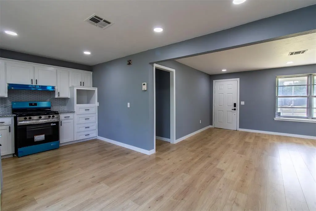 Photo 9 — 728 Musgrave Boulevard, Oklahoma City, OK 73114