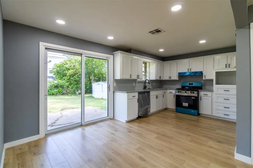 Photo 10 — 728 Musgrave Boulevard, Oklahoma City, OK 73114