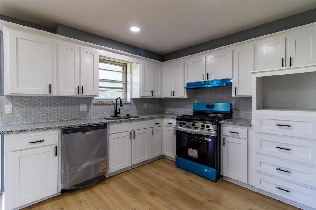 Photo 11 — 728 Musgrave Boulevard, Oklahoma City, OK 73114