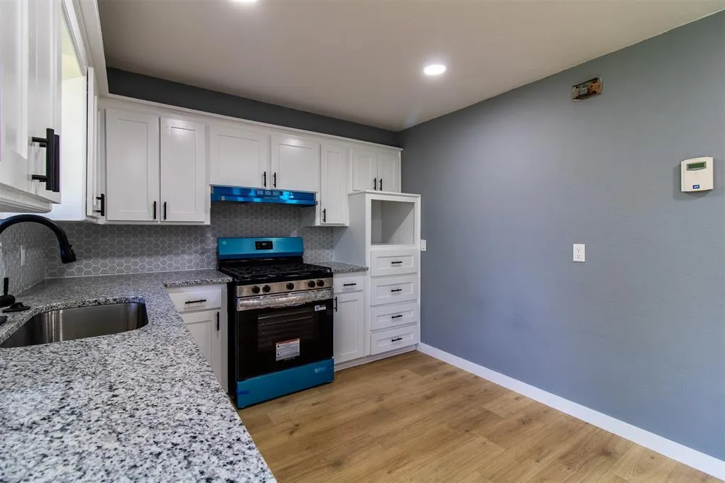 Photo 12 — 728 Musgrave Boulevard, Oklahoma City, OK 73114