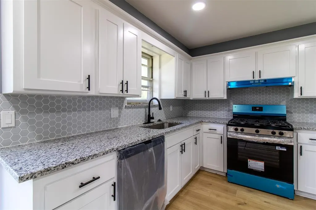 Photo 13 — 728 Musgrave Boulevard, Oklahoma City, OK 73114