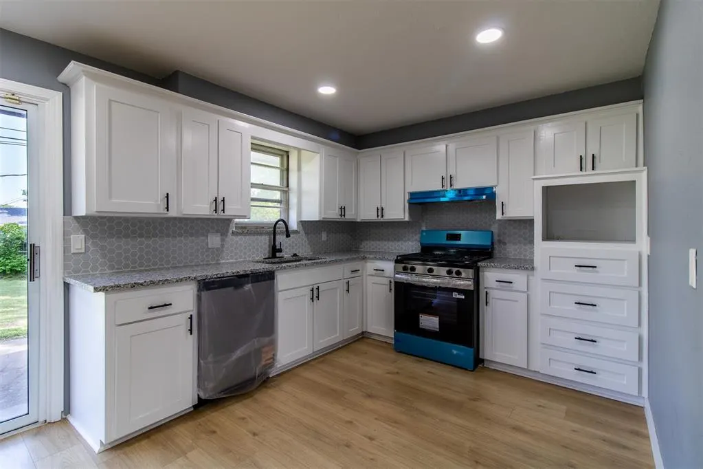 Photo 14 — 728 Musgrave Boulevard, Oklahoma City, OK 73114