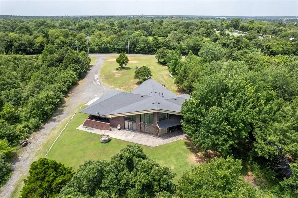 Front exterior — 8900 N Air Depot Boulevard, Oklahoma City, OK 73151
