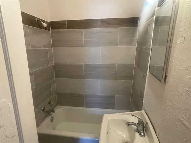 Photo 6 — 310 N 20th Street, Clinton, OK 73601