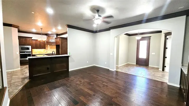 Photo 5 — 2017 Pembroke Lane, Edmond, OK 73003