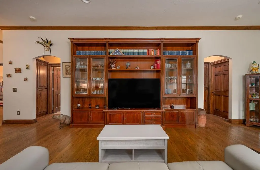 Photo 4 — 313 Coldbrook Circle, Edmond, OK 73003