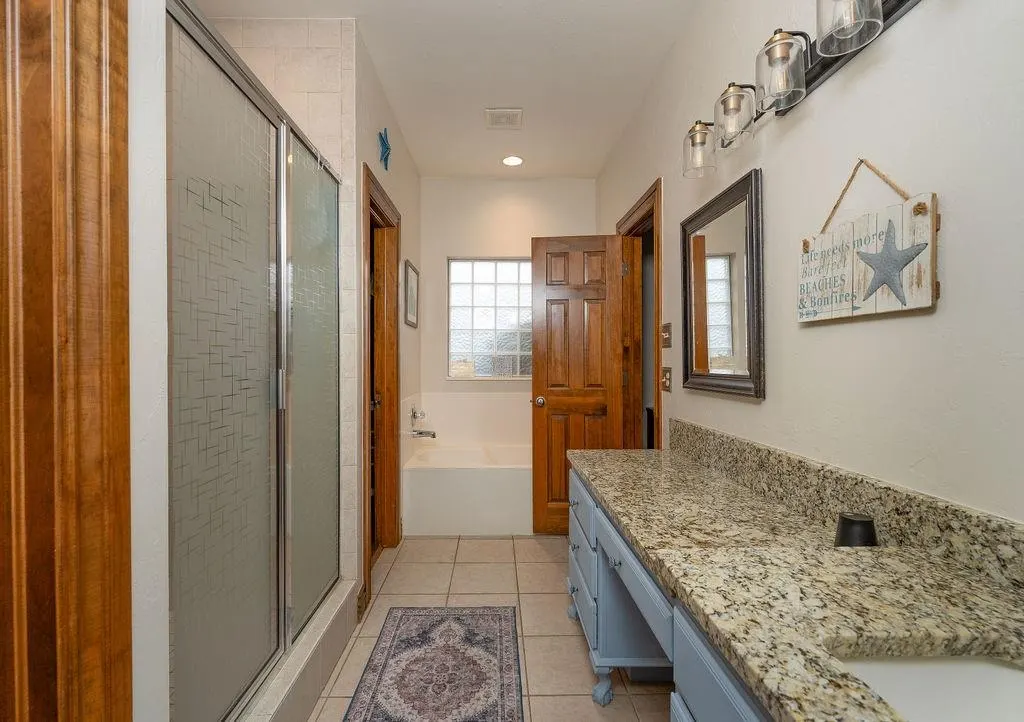 Photo 14 — 313 Coldbrook Circle, Edmond, OK 73003