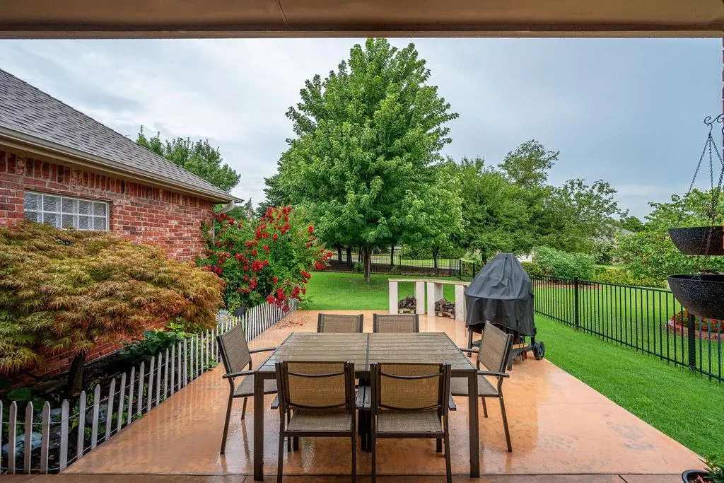 Photo 16 — 313 Coldbrook Circle, Edmond, OK 73003