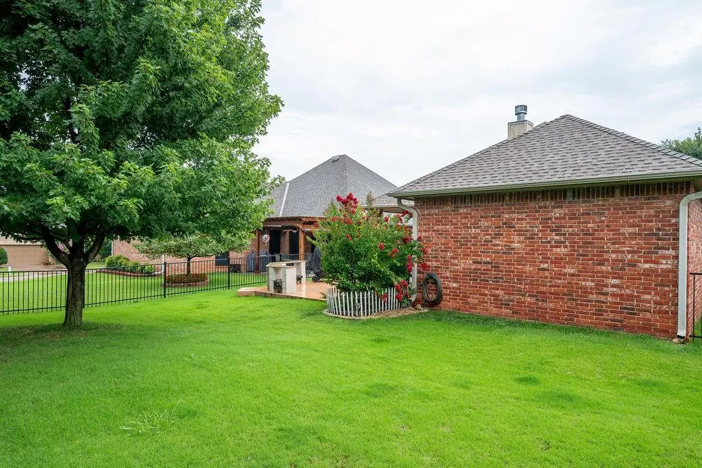 Photo 18 — 313 Coldbrook Circle, Edmond, OK 73003