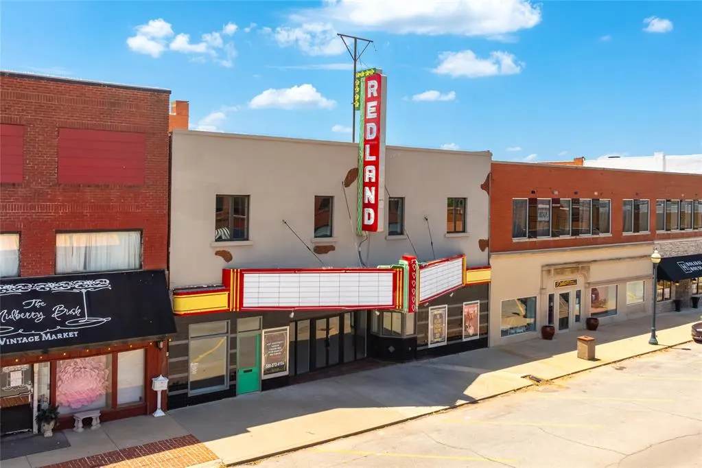 Photo 2 — 606 Frisco Avenue, Clinton, OK 73601