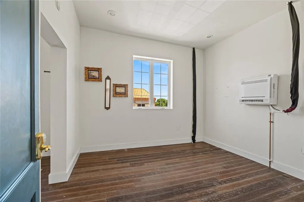 Photo 17 — 606 Frisco Avenue, Clinton, OK 73601