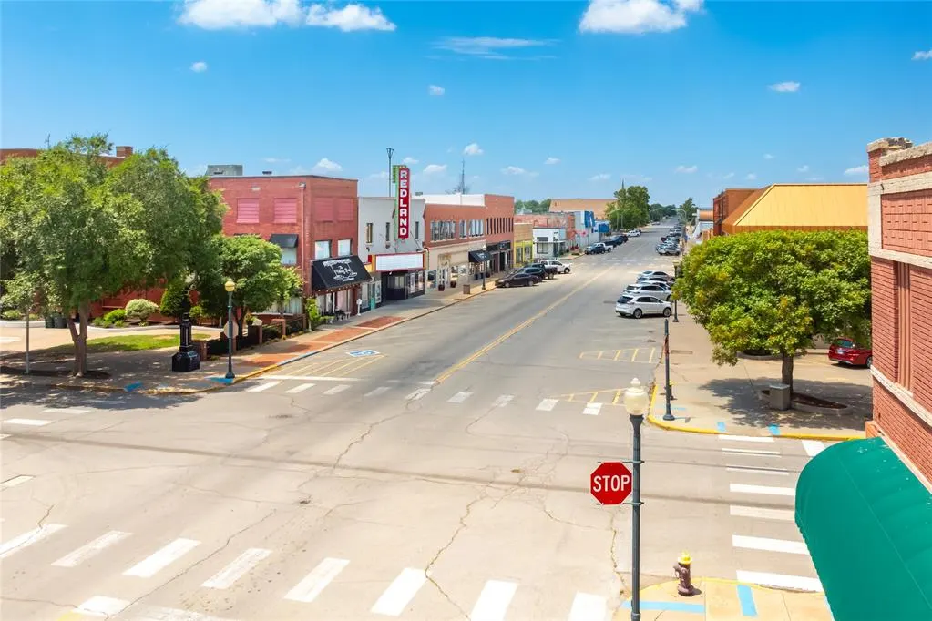 Photo 26 — 606 Frisco Avenue, Clinton, OK 73601