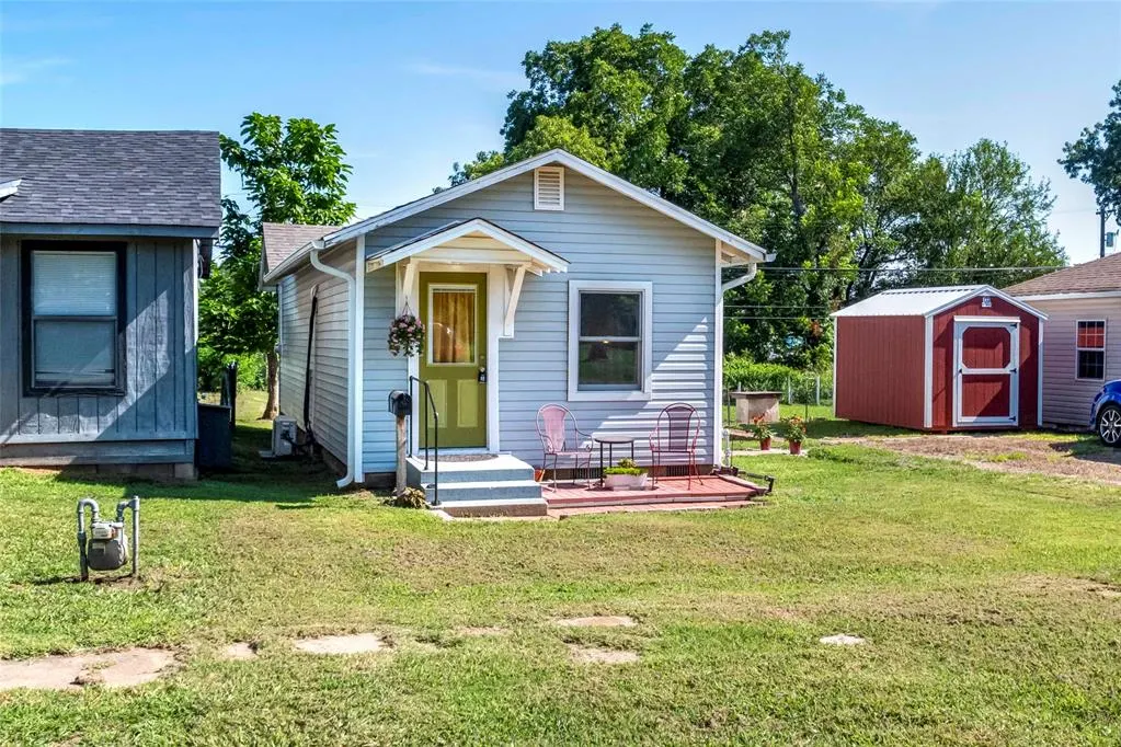 Front exterior — 205 E 2nd Street, Stroud, OK 74079