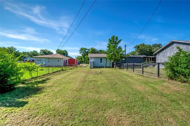 Photo 5 — 205 E 2nd Street, Stroud, OK 74079