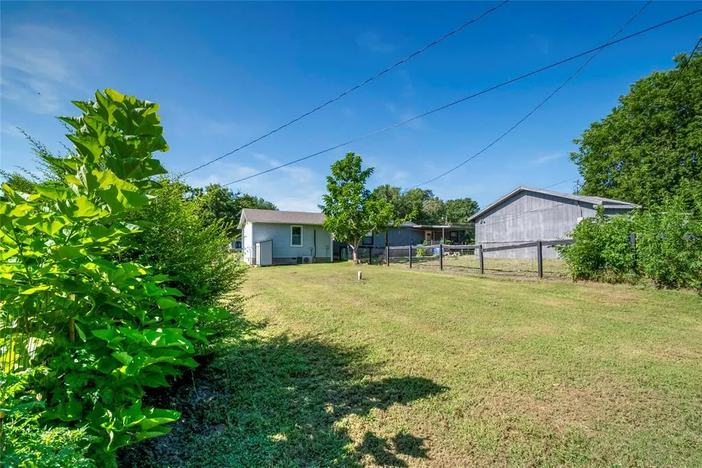 Photo 6 — 205 E 2nd Street, Stroud, OK 74079