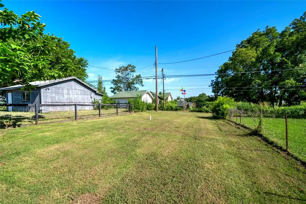 Photo 7 — 205 E 2nd Street, Stroud, OK 74079