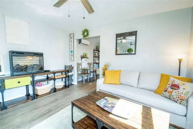 Photo 8 — 205 E 2nd Street, Stroud, OK 74079