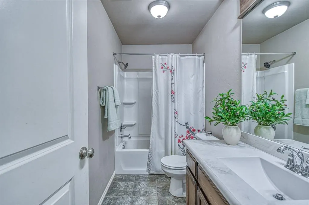Photo 9 — 9452 SW 29th Terrace, Oklahoma City, OK 73128