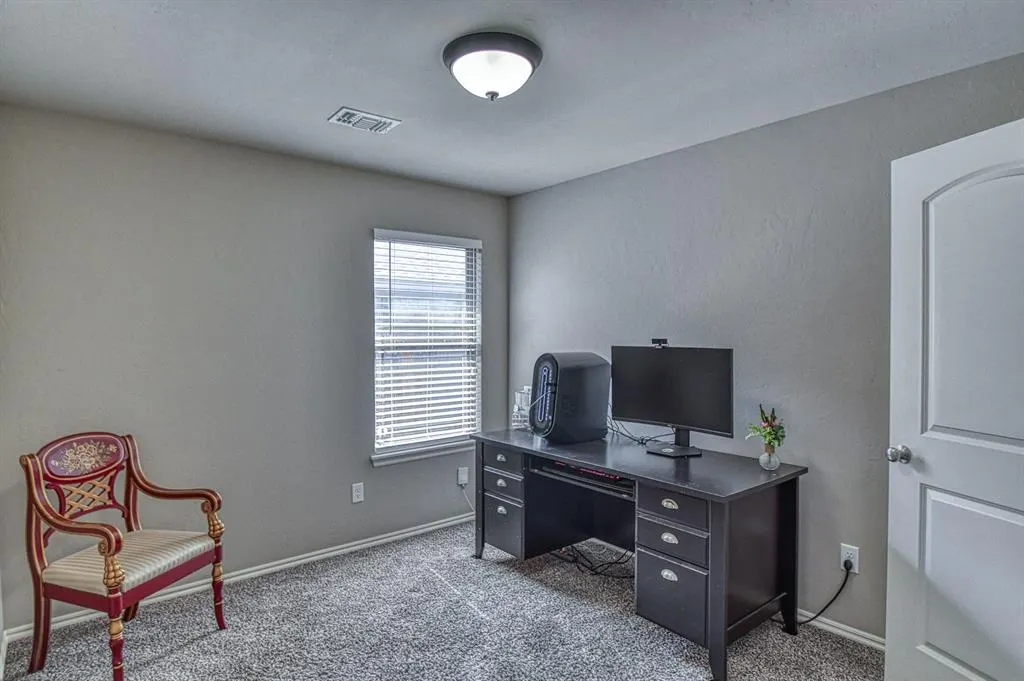 Photo 11 — 9452 SW 29th Terrace, Oklahoma City, OK 73128