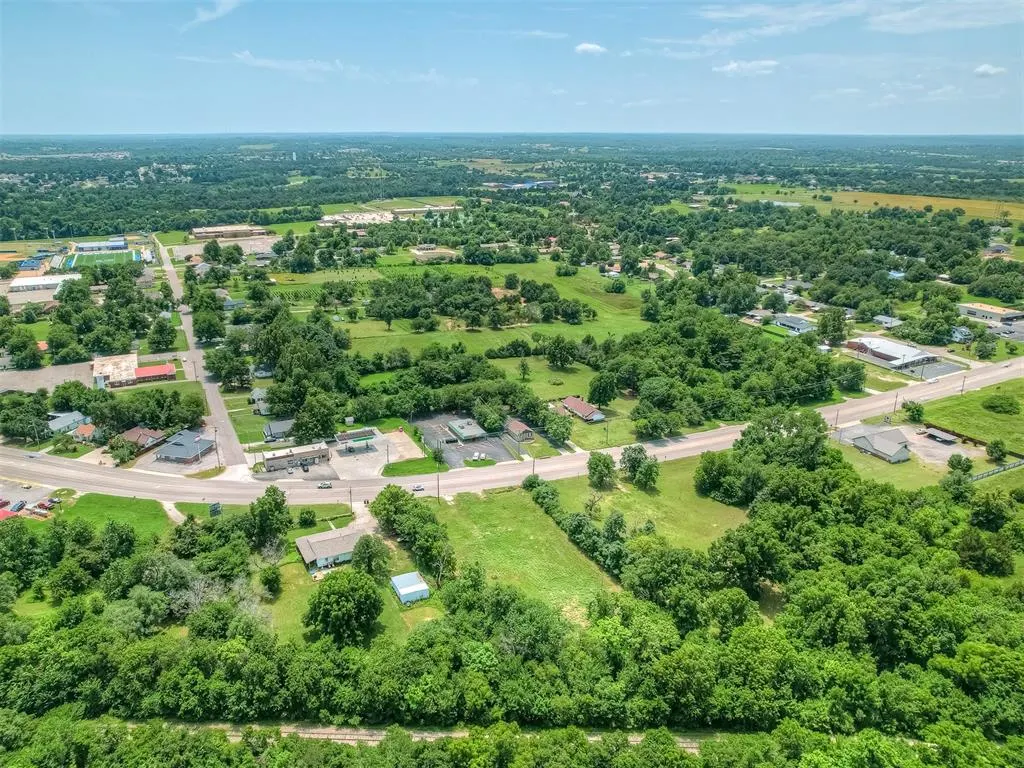 Photo 10 — 20469 NE 23rd Street, Harrah, OK 73045