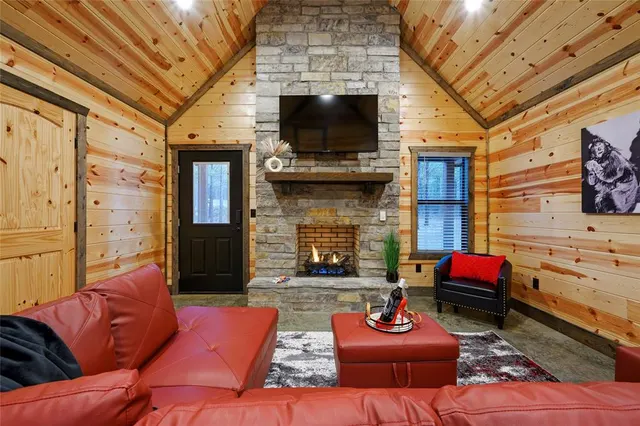 Photo 6 — 192 Boulder Avenue, Broken Bow, OK 74728