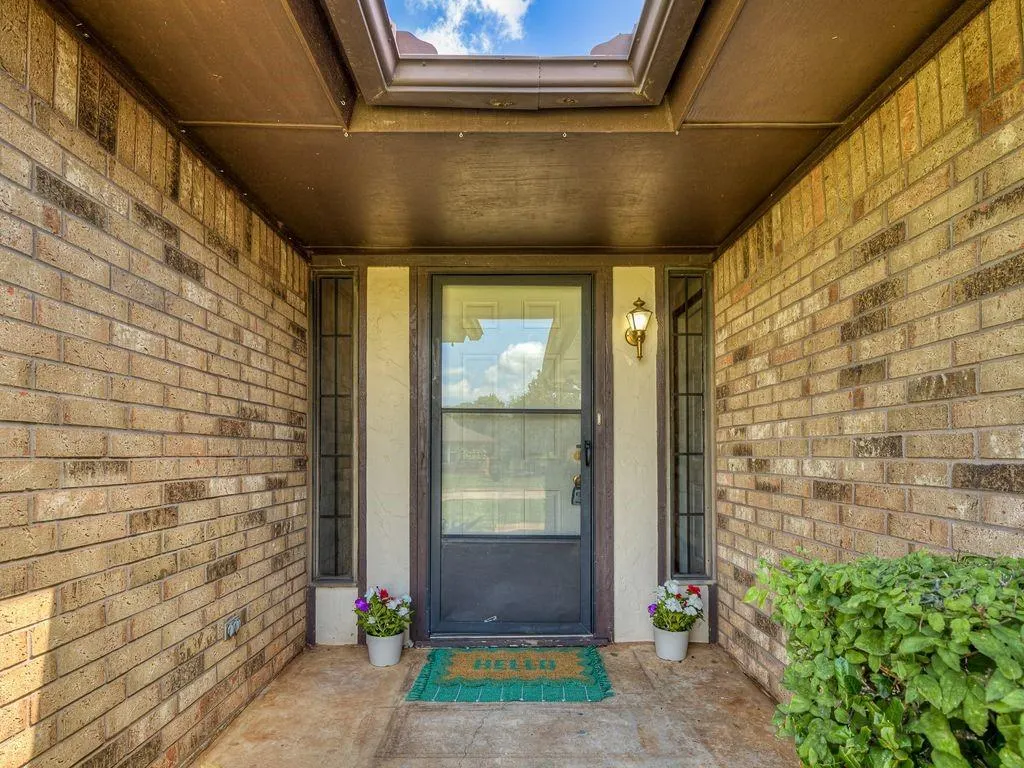 Photo 6 — 5420 Sudbury Lane, Oklahoma City, OK 73135