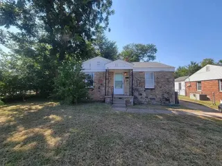 Sold home at 1701 N Fairmont Avenue