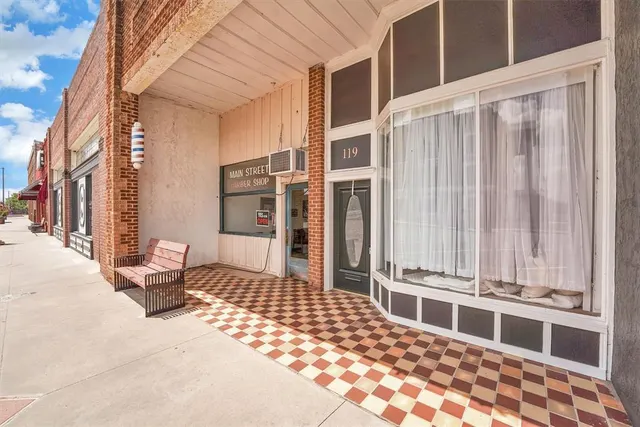 Photo 2 — 119 E Main Street, Cordell, OK 73632