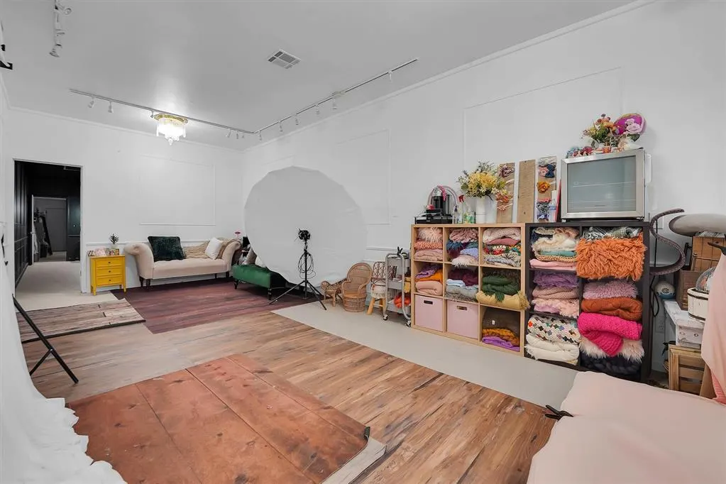 Photo 5 — 119 E Main Street, Cordell, OK 73632