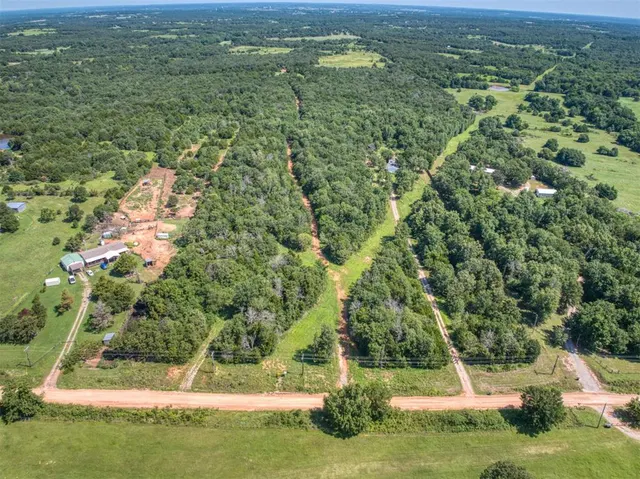 Photo 3 — 334358 E 980 Road, Wellston, OK 74881