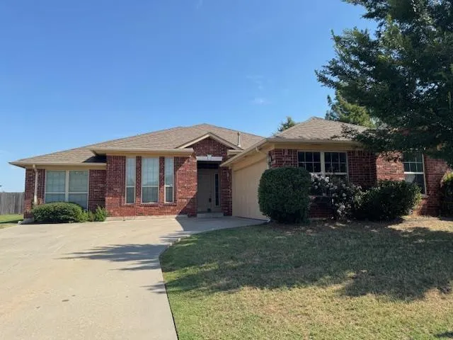 Front exterior — 2405 SW 141st Terrace, Oklahoma City, OK 73170