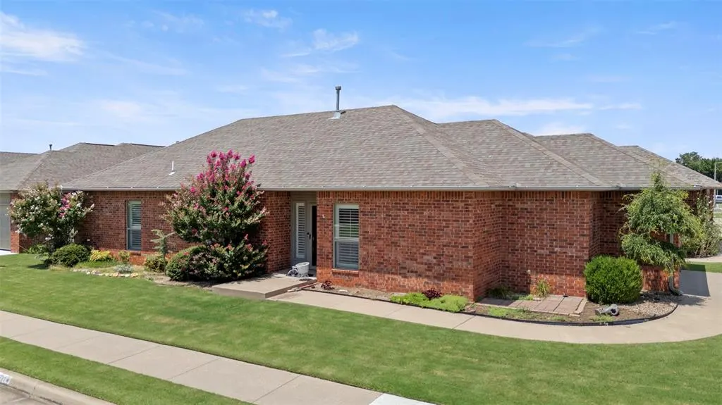 Photo 2 — 9221 Roadrunner Avenue, Oklahoma City, OK 73139