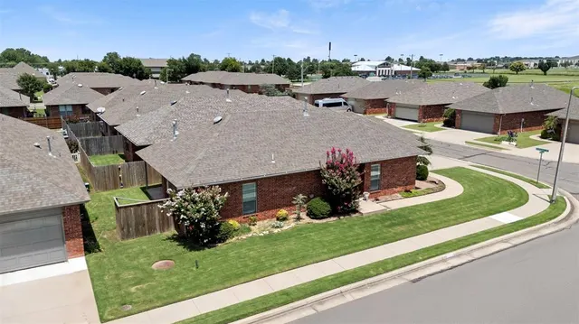 Photo 4 — 9221 Roadrunner Avenue, Oklahoma City, OK 73139